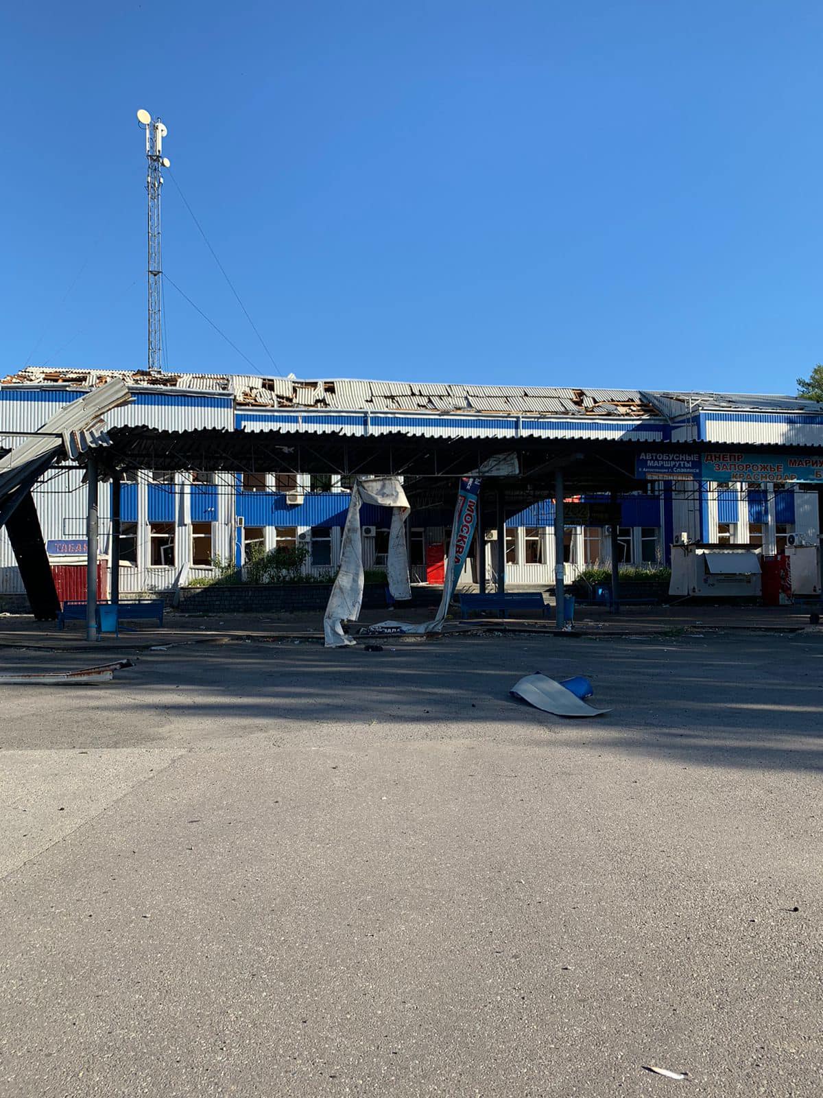 россияне обстреляли автовокзал Славянска
